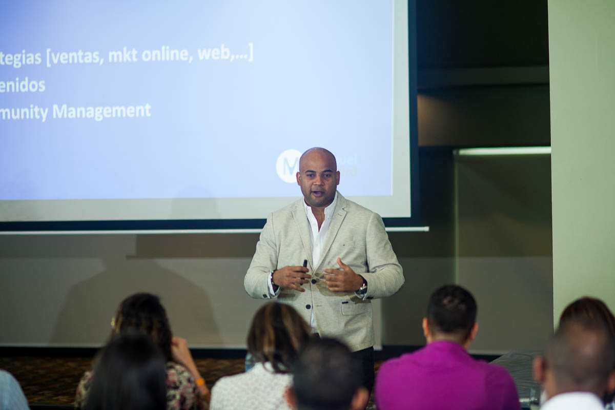 Manuel Ventura como docente y conferencista
